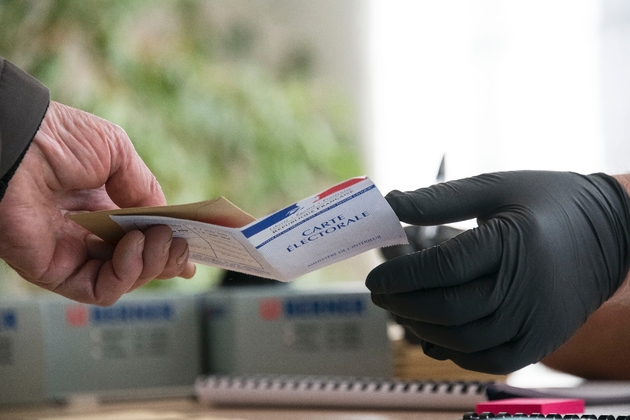 Un bureau de vote à Richwiller, dans l'est de la France, le 15 mars 2020