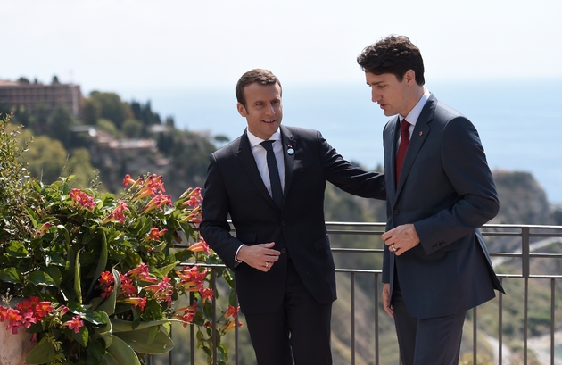 Emmanuel Macron en compagnie du Premier ministre canadien Justin Trudeau au G7 à Taormina en Italie, le 26 mai 2017