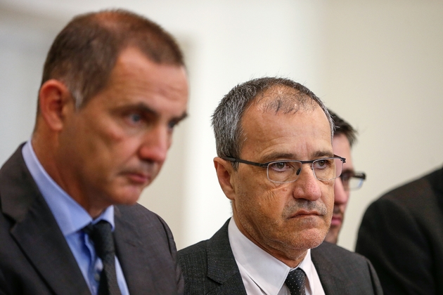 Le président du conseil exécutif Gilles Simeoni (g) et la président de l'Assemblée de Corse Jean-Guy Talamoni, lors d'une conférence de presse, le 3 avril 2019 à Ajaccio