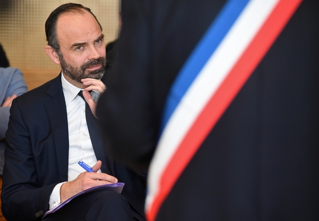 Le Premier ministre Edouard Philippe, en déplacement à Plomodiern (Finistère), participe à un débat avec des élus et dirigeants de PME, le 15 février 2019