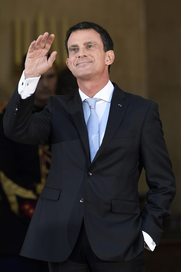 Manuel Valls lors de la cérémonie de passation de pouvoir à Matignon le 6 décembre 2016 à Paris