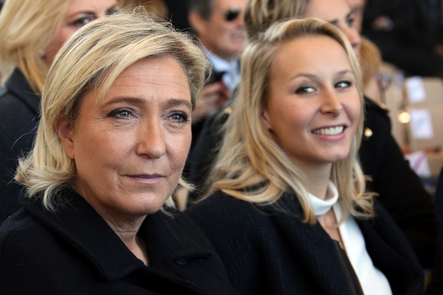 La présidente du FN, Marine Le Pen (G) et sa nièce Marion Maréchal-Le Pen, le 15 octobre 2016 à Nice