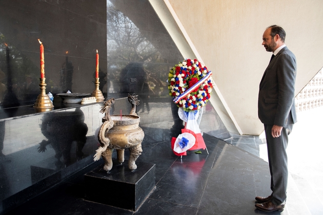 Le Premier ministre français Edouard Philippe au cimetière de Dien Bien Phu, le 3 novembre 2018