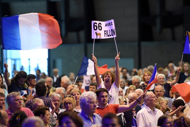 Des partisans de François Fillon, lors d'un meeting à Pérols, près de Montpellier, le 14 avril 2017
