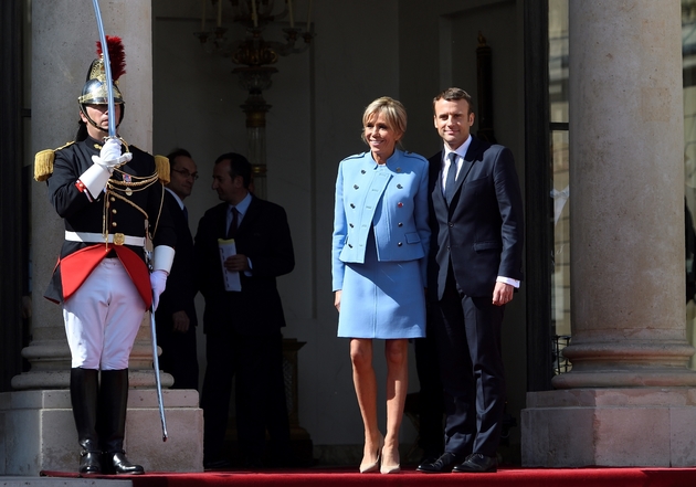 Emmanuel Macron et son épouse Brigitte Trogneux le 14 mai 2017 à l'Elysée