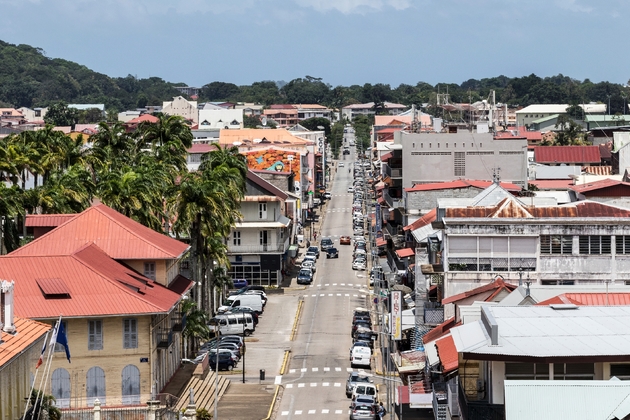 L'Avenue du Général de Gaulle de Cayenne le 27 mars 2017 lors de la grève générale