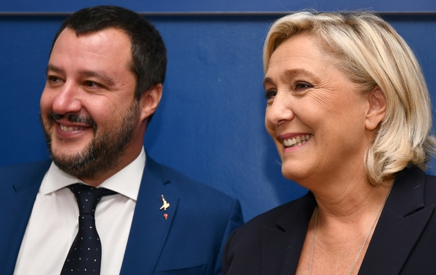 Marine Le Pen,  présidente du RN, donne une conférence de presse avec le ministre italien de l'Intérieur Matteo Salvini, à rome le 8 octobre 2018