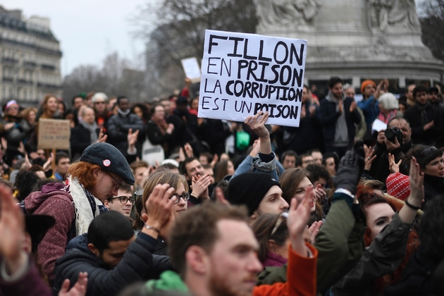 Plusieurs centaines de manifestants à Paris 