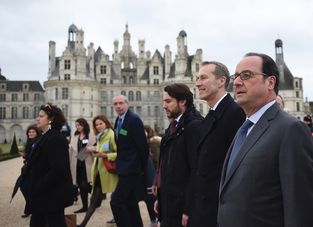 François Hollande inaugure les jardins à la française du domaine national de Chambord (centre), le 19 mars 2017
