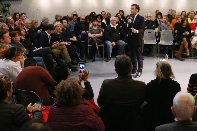 Emmanuel Macron participe à un débat-citoyen à Bourg-de-Péage, près de Valence le 24 janvier 2019