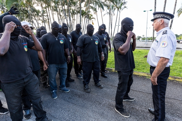 Face à face entre Police et membres du collectif des 