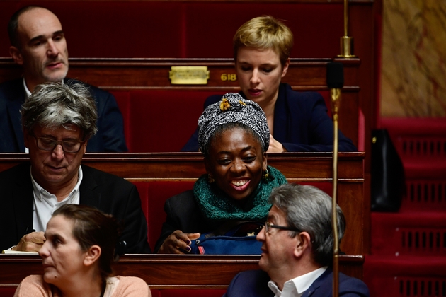 Des députés de la France Insoumise dont Jean-Luc Mélenchon (en bas à droite) et Clémentine Autain (en haut à droite) à l'Assemblée nationale à Paris le 15 novembre 2017