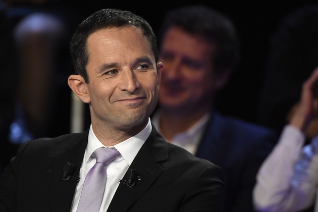 Benoît Hamon, candidat socialiste à l'élection présidentielle, sur le plateau de BFM TV et CNews le 4 avril 2017 à La Plaine-Saint-Denis