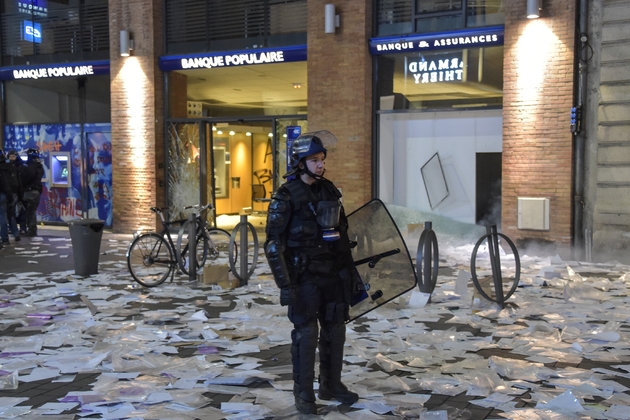 Une agence bancaire mise à sac à Toulouse lors de la manifestation des 