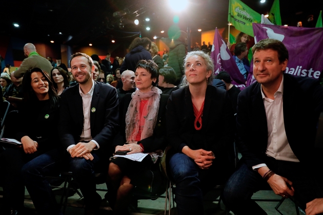 David Belliard (2eG), candidat à la mairie de Paris, en meeting le 5 février 2020 à Paris aux côtés du chef de file des Verts Yannick Jadot (D), la députée Delphine Batho (2eD), l'ancienne ministre Dominique Bertinotti (C) et l'écologiste Karima Delli (G)