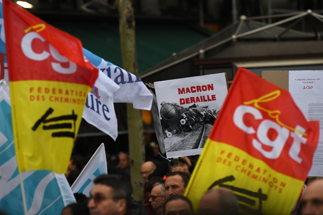 Dans la manifestation contre les réformes du gouvernement à Paris le 22 mars 2018
