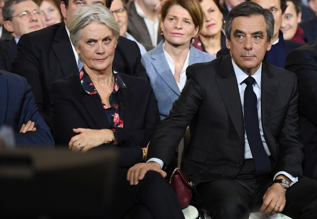 Penelope Fillon (g) et son époux François Fillon, le 29 janvier 2017 à Paris