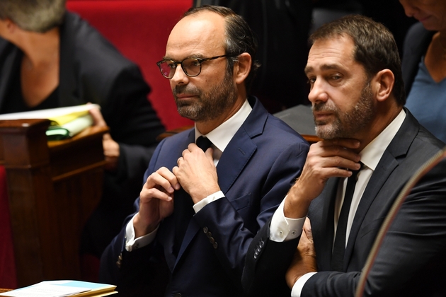 Le Premier ministre Edouard Philippe (G) et le porte-parole du gouvernement, Christophe Castaner, à l'Assemblée nationale, le 24 octobre 2017