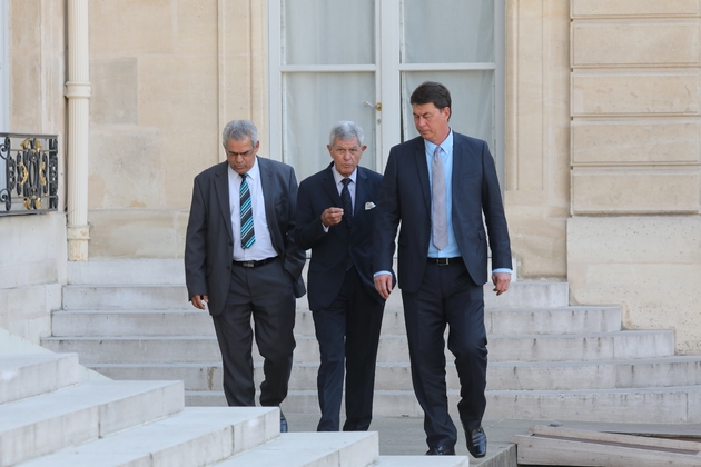 Le sénateur LR de Nouvelle-Calédonie Pierre Frogier (au centre) à l'Elysée, le 27 juin 2018