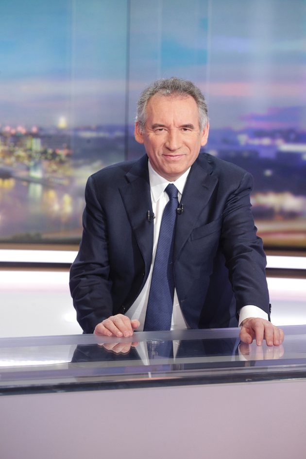 François Bayrou sur le plateau du JT de TF1, le 31 janvier 2017 à Boulogne-Billancourt près de Paris