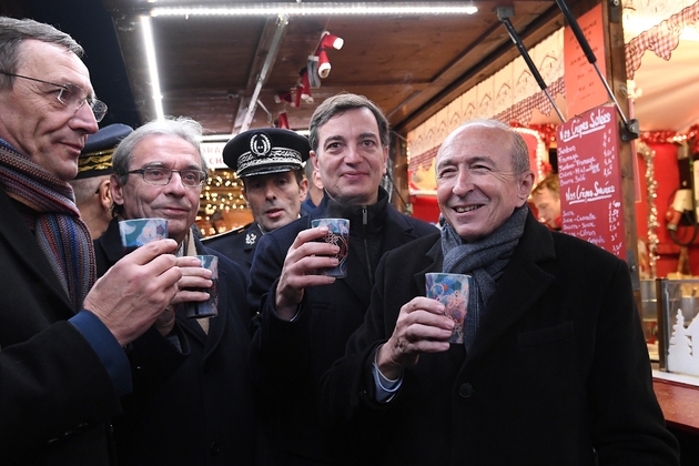 Alain Fontanel (à gauche de Gérard Collomb), le 1er décembre 2017 au marché de Noël de Strasbourg