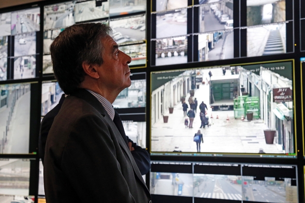François Fillon en visite dans les locaux de la police le 27 février 2017 à Meaux