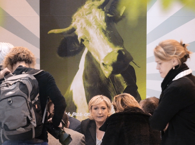 Marine Le Pen, la candidate Front national à la présidentielle arrive au Salon de l'agriculture, le 28 février 2017 à Paris