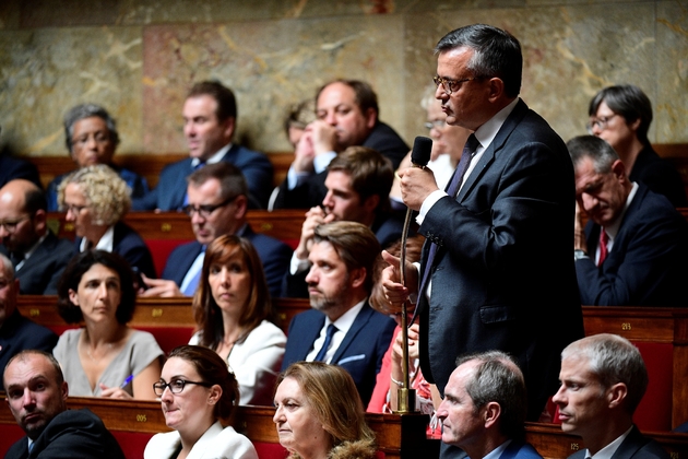 Le député Yves Jego (au micro), membre du groupe parlementaire des 