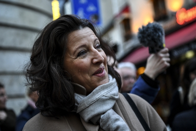 Agnès Buzyn, candidate LREM aux municipales, dans les rues du 5e arrondissement de Paris, le 18 février 2020