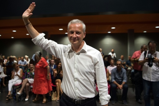 Bruno Le Maire (C), candidat à la primaire de la droite, le 29 juillet  2016  à Chateaurenard (sud-est de la France)