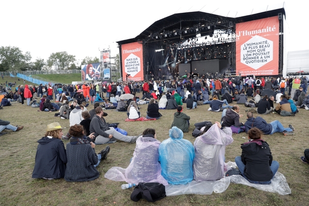 Des participants à la Fête de l'Humanité, le 17 septembre 2017 à La Courneuve près de Paris