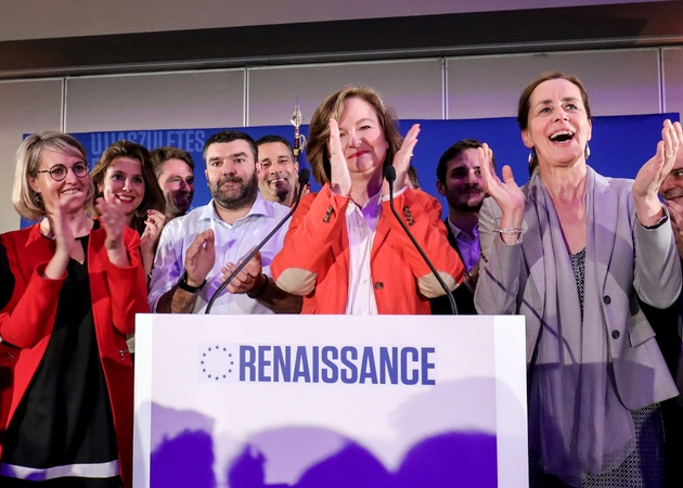 Nathalie Loiseau applaudit après l'annonce des résultats aux Européennes, le 26 mai 2019 à la Mutualité à Paris