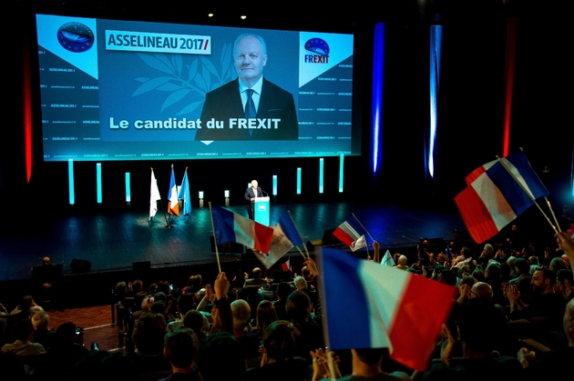 La réunion publique de François Asselineau à Lille, le 10 avril 2017