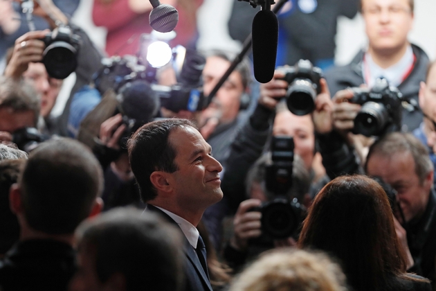 Benoît Hamon à son arrivée à la Mutualité le 5 février 2017 à Paris
