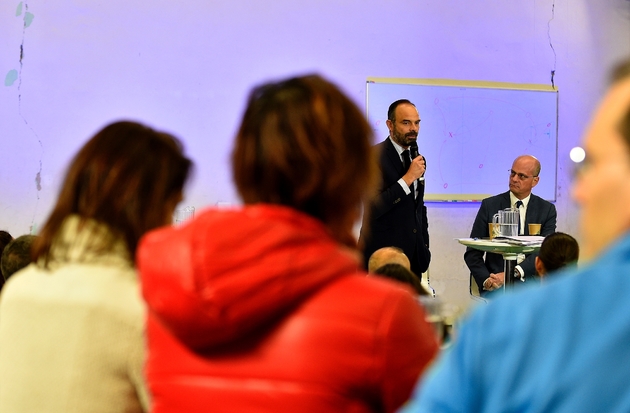 Edouard Philippe et Jean-Michel Blanquer lors d'un débats avec des enseignants à Nancy le 13 décembre 2019