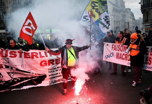 Manifestation multisectorielle contre la réforme des retraites à Paris le 28 décembre 2019