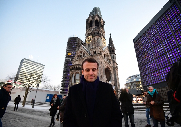 Emmanuel Macron devant l'Église du Souvenir à Berlin, le 10 janvier 2017