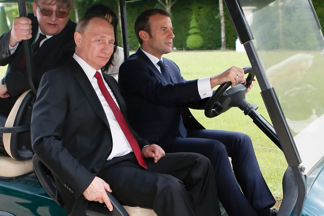 Le président français Emmanuel Macron et son homologue russe Vladimir Poutine à Versailles, en France, le 29 mai 2017