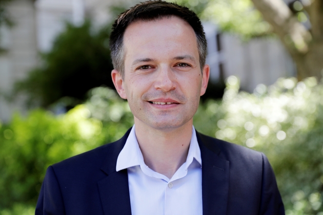 Pierre-Yves Bournazel, député Les Républicains de Paris, est pris en photo le 19 juin 2017 en arrivant à l'Assemblée nationale