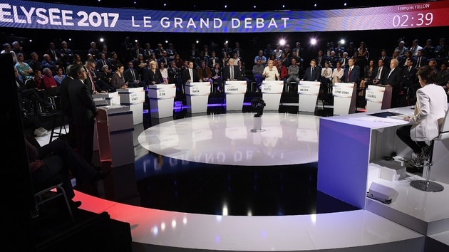 Les onze candidats à la présidentielle sur le plateau de BFM TV et CNews, le 4 avril 2017 à La Plaine-Saint-Denis