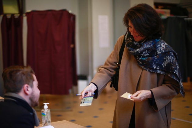 La candidate Agnès Buzyn (LREM) vote au 1er tour des élections municipales, le 15 mars 2020 à Paris 