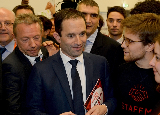 Benoît Hamon en visite au Salon des Entrepreneurs le 2 février 2017 à Paris