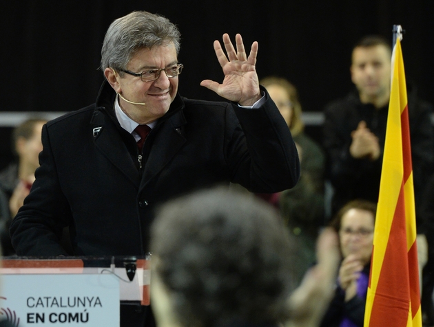 Le leader du parti La France Insoumise, Jean-Luc Mélenchon, lors d'un meeting de la coalition de gauche Catalunya en Comu Podem, le 15 décembre à Barcelone 