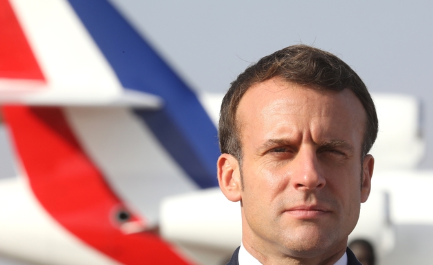 Emmanuel Macron à l'aéroport international de Niamey au Niger le 22 décembre 2019