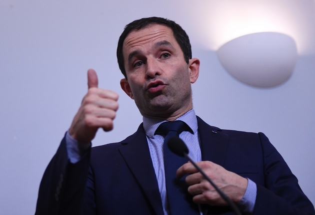 Benoît Hamon, candidat de la gauche à la présidentielle, lors d'un meeting à Lisbonne, le 17 février 2017 au Portugal