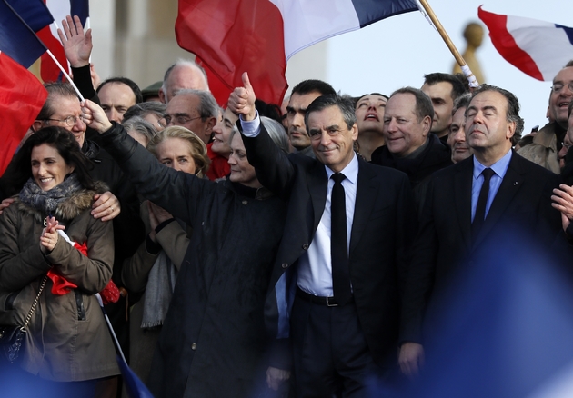 Marie, Penelope et François Fillon lors du rassemblement du Trocadero le 5 mars 2017 à Paris