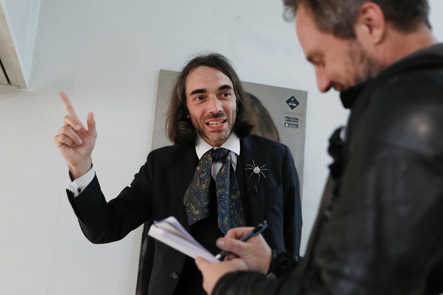 Le mathématicien français Cédric Villani devant la presse, le 12 mai 2017 à Orsay, en banlieue parisienne