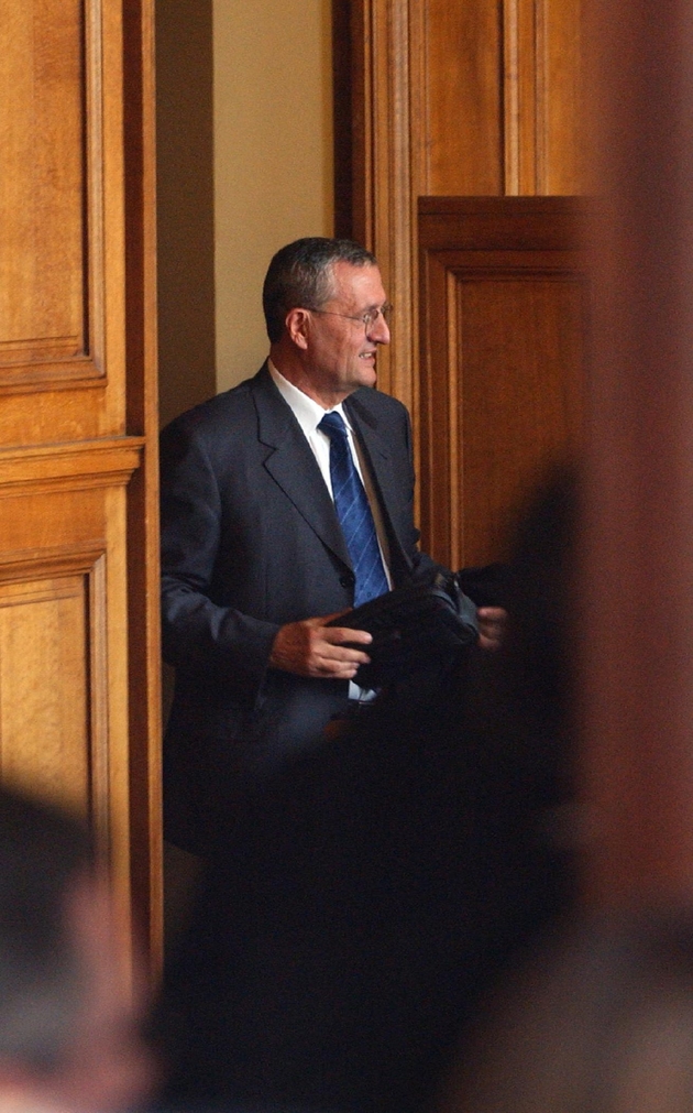 L'ancien ministre de la Défense François Léotard, le 16 février 2004 au palais de Justice de Paris