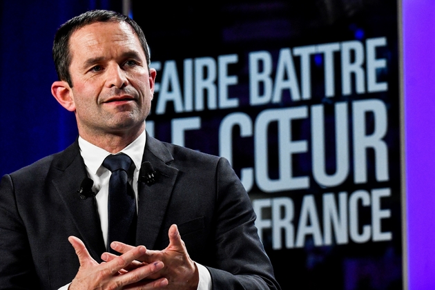 Benoît Hamon, ici le 11 avril 2017 à Villeurbanne, veut se démarquer de Mélenchon sur sa vision de l'Europe