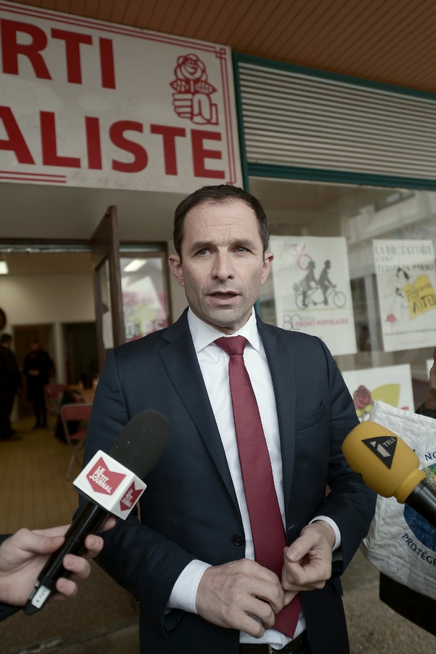 Benoît Hamon, lors d'une visite à Bayonne, le 4 janvier 2017. 